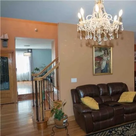 Image 9 - 1829 Richmond Road, New York, NY 10304, USA - House for sale