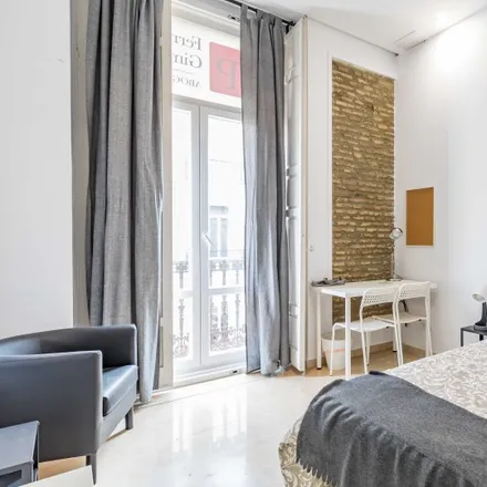 Rent this 7 bed room on Cappuccino Valencia in Plaça de la Reina, 46001 Valencia