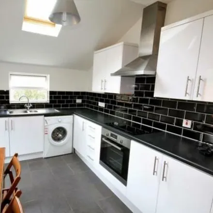 Image 3 - 82 Brynland Avenue, Bristol, BS7 9DX, United Kingdom - Townhouse for rent