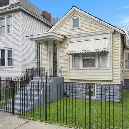 Buy this 2 bed house on 5353 South Princeton Avenue in Chicago, IL 60609