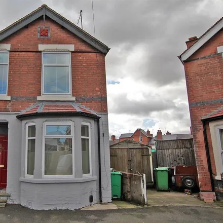 Rent this 2 bed house on Richmond Avenue in Nottingham, NG3 3AT