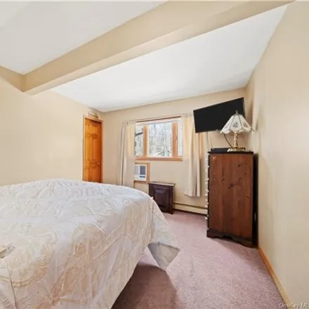 Image 7 - 3 Hayward Avenue, Miller Place, NY 11764, USA - House for sale