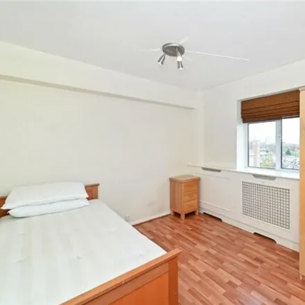 Image 4 - Elgood House, Wellington Road, London, NW8 9TG, United Kingdom - Apartment for rent