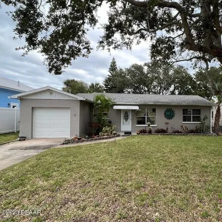 Buy this 4 bed house on 806 East 2nd Avenue in New Smyrna Beach, FL 32169