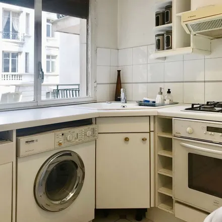 Image 4 - 16 Place des États-Unis, 75116 Paris, France - Apartment for rent