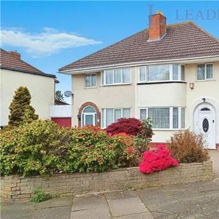 Buy this 3 bed duplex on Lindsworth Road in Lifford, B30 3RX