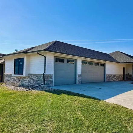 Buy this 2 bed house on 695 East 77th Street in Sioux Falls, SD 57108