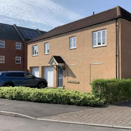 Rent this 2 bed apartment on Lilian Close in Swindon, SN25 1XG
