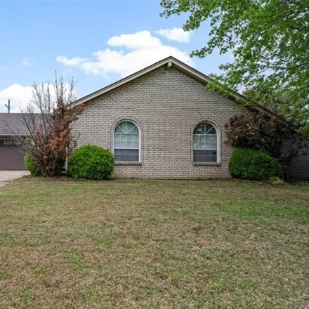 Buy this 3 bed house on 9161 East 56th Street in Tulsa, OK 74145