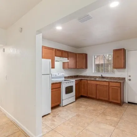 Image 3 - 1819 East Sheridan Street, Phoenix, AZ 85006, USA - Apartment for rent
