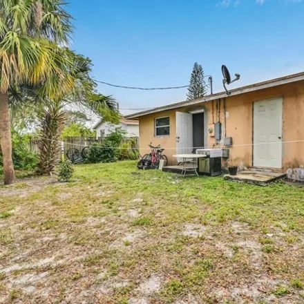 Image 2 - 1054 West 31st Street, Riviera Beach, FL 33404, USA - House for sale
