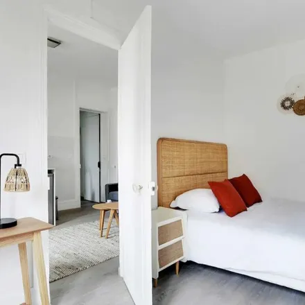 Image 2 - 26 Rue Camille Desmoulins, 75011 Paris, France - Apartment for rent