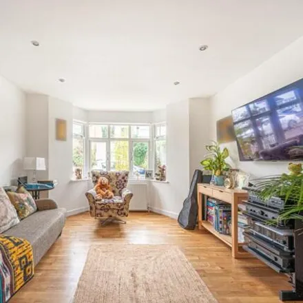 Image 5 - Kings Close, London, NW4 2JT, United Kingdom - Townhouse for sale