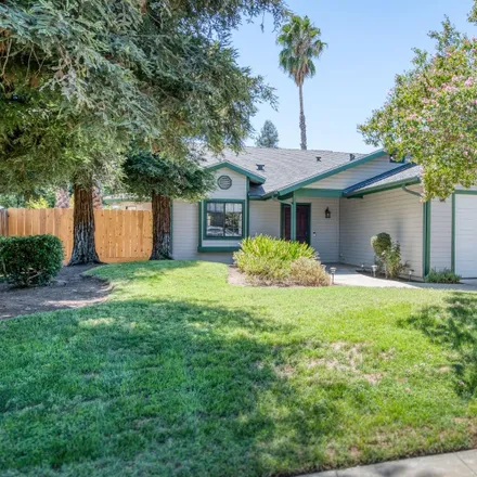 Buy this 3 bed house on 2384 Palo Alto Avenue in Clovis, CA 93611