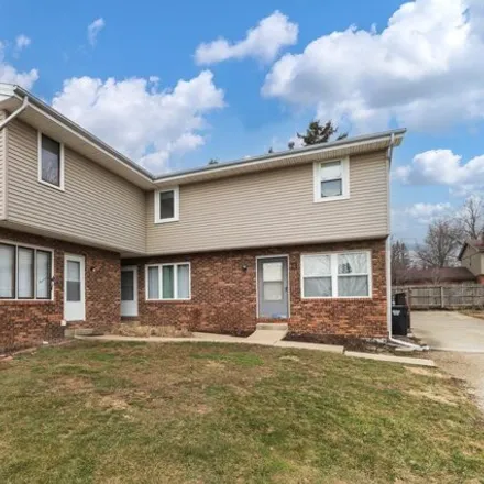 Buy this 3 bed condo on 1502 Hancock Dr Apt B in Normal, Illinois