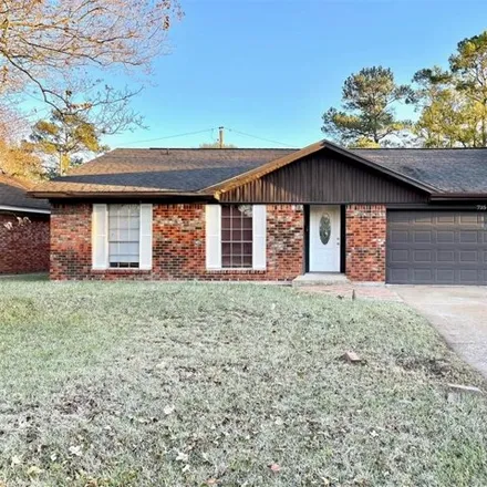 Rent this 3 bed house on 729 Fawn Drive in Houston, TX 77015
