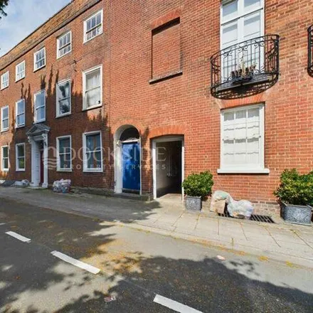 Image 1 - The Cannon, Garden Street, Gillingham, ME7 5AS, United Kingdom - Townhouse for sale