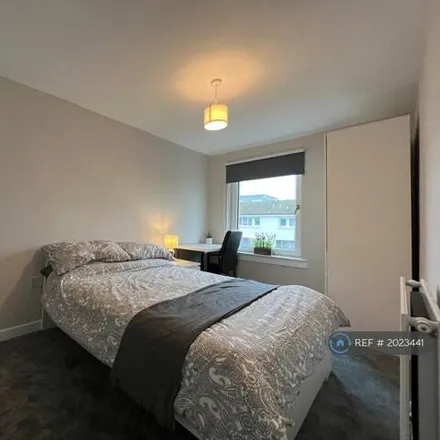 Image 9 - 10 Glenfinnan Drive, Wyndford, Glasgow, G20 8HN, United Kingdom - Room for rent