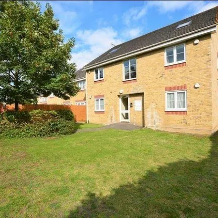 Rent this 2 bed apartment on Cotswold Close in Slough, SL1 2TF