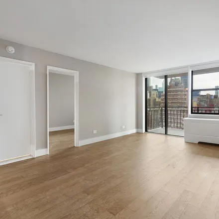 Image 6 - New York Tower, 330 East 39th Street, New York, NY 10016, USA - Apartment for rent