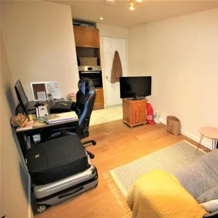 Image 2 - Fazes, 101 Ermin Street, Stratton St Margaret, SN3 4NN, United Kingdom - Apartment for rent