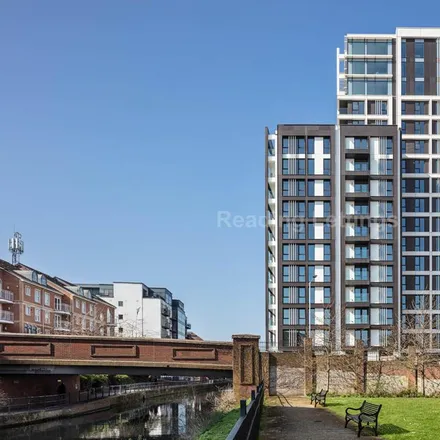 Rent this 1 bed apartment on Verto in 120 King's Road, Katesgrove