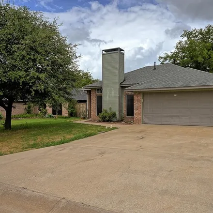 Buy this 3 bed house on 2003 Brooke Drive in Sanger, TX 76266