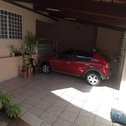 Buy this 3 bed house on Rua Antônio Amando de Barros in Jardim Reflorenda, Botucatu - SP