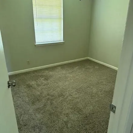 Rent this 3 bed apartment on 1720 Leon Street in Kaufman, TX 75142