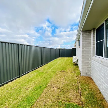 Rent this 4 bed apartment on Gordon Street in Tamworth NSW 2340, Australia