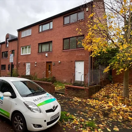 Rent this 3 bed townhouse on Trossachs Street in Firhill, Glasgow