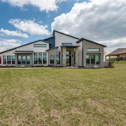 Buy this 4 bed house on Hunter Pass in Waxahachie, TX