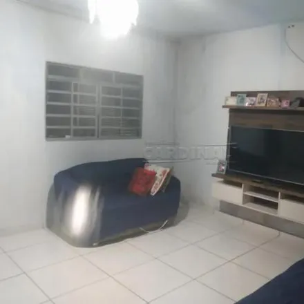 Buy this 2 bed house on Rua Antônio Busto Alabarca in Jardim Social Presidente Collor, São Carlos - SP