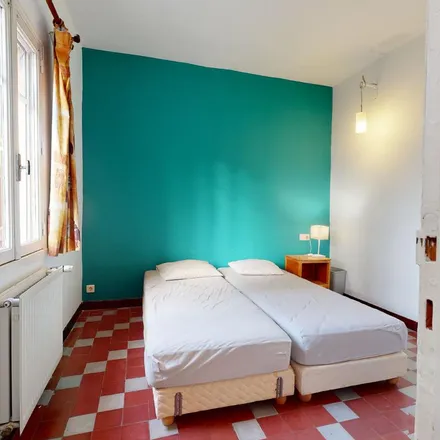 Image 9 - 28 Avenue des Deux Routes, 84000 Avignon, France - Apartment for rent