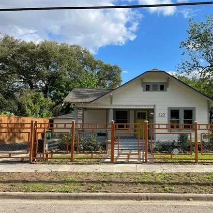 Buy this 2 bed house on 1315 Tulane Street in Houston, TX 77008