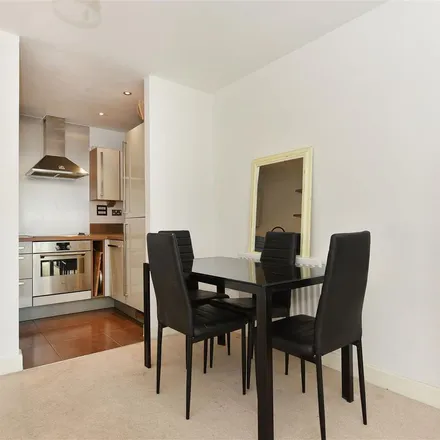 Rent this 1 bed apartment on Blackwall Way in London, E14 2DP
