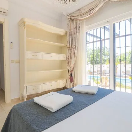 Rent this 4 bed townhouse on Spain