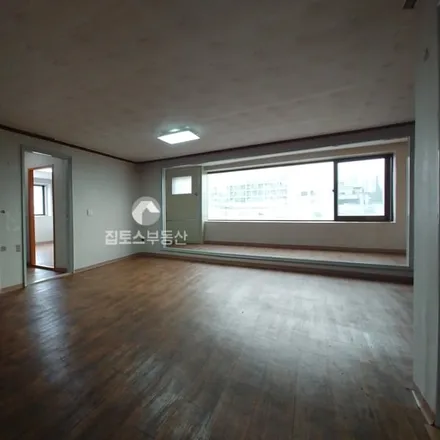 Rent this 2 bed apartment on 서울특별시 관악구 신림동 116-23