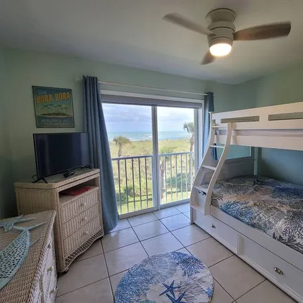 Rent this 2 bed condo on Fort Pierce