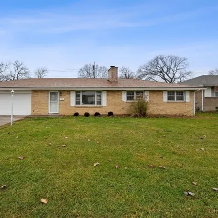 Buy this 3 bed house on 3704 Lewis Street in Middletown, OH 45044