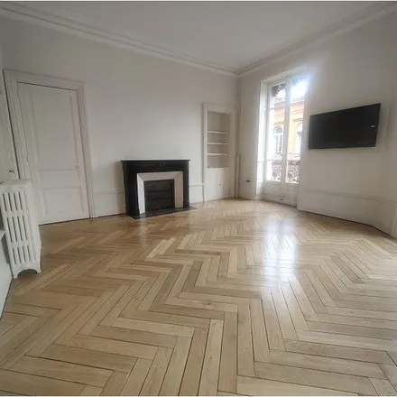 Rent this 4 bed apartment on 85 Rue de Maubec in 31300 Toulouse, France