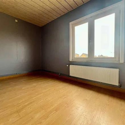 Rent this 2 bed apartment on Veldstraat 134 in 9100 Sint-Niklaas, Belgium