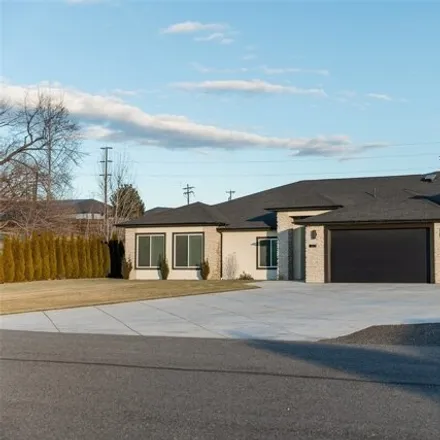Buy this 5 bed house on Royce Lane in Pasco, WA
