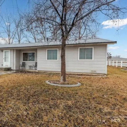 Buy this 3 bed house on 1847 4th Avenue West in Malheur County, OR 97918