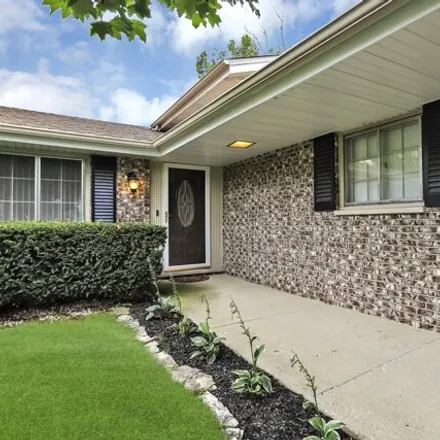 Image 4 - 753 Hinkle Court, Schaumburg, IL 60193, USA - House for sale