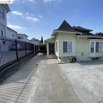Buy this 4 bed house on 2139 East 22nd Street in Oakland, CA 94622