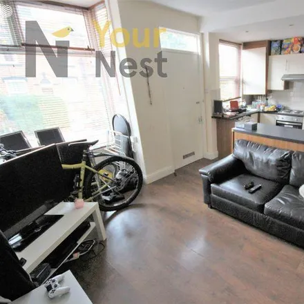 Rent this 4 bed townhouse on Lumley Avenue in Leeds, LS4 2NH