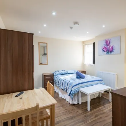 Rent this studio apartment on Cranhurst Road in London, NW2 4LJ