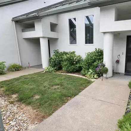 Image 2 - Luthi's Complete Concrete, 1121 Courtyard Square, Zanesville, OH 43701, USA - Townhouse for sale