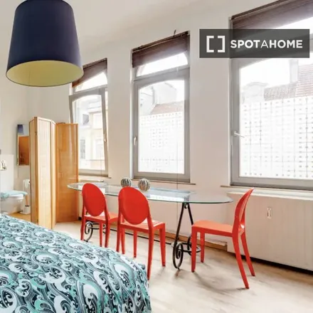 Rent this studio apartment on Rue des Érables - Ahornbomenstraat 29 in 1040 Etterbeek, Belgium